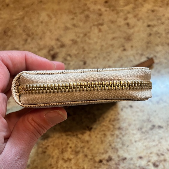 Michael Kors Clutch Wristlet Zip Wallet - Picture 5 of 13